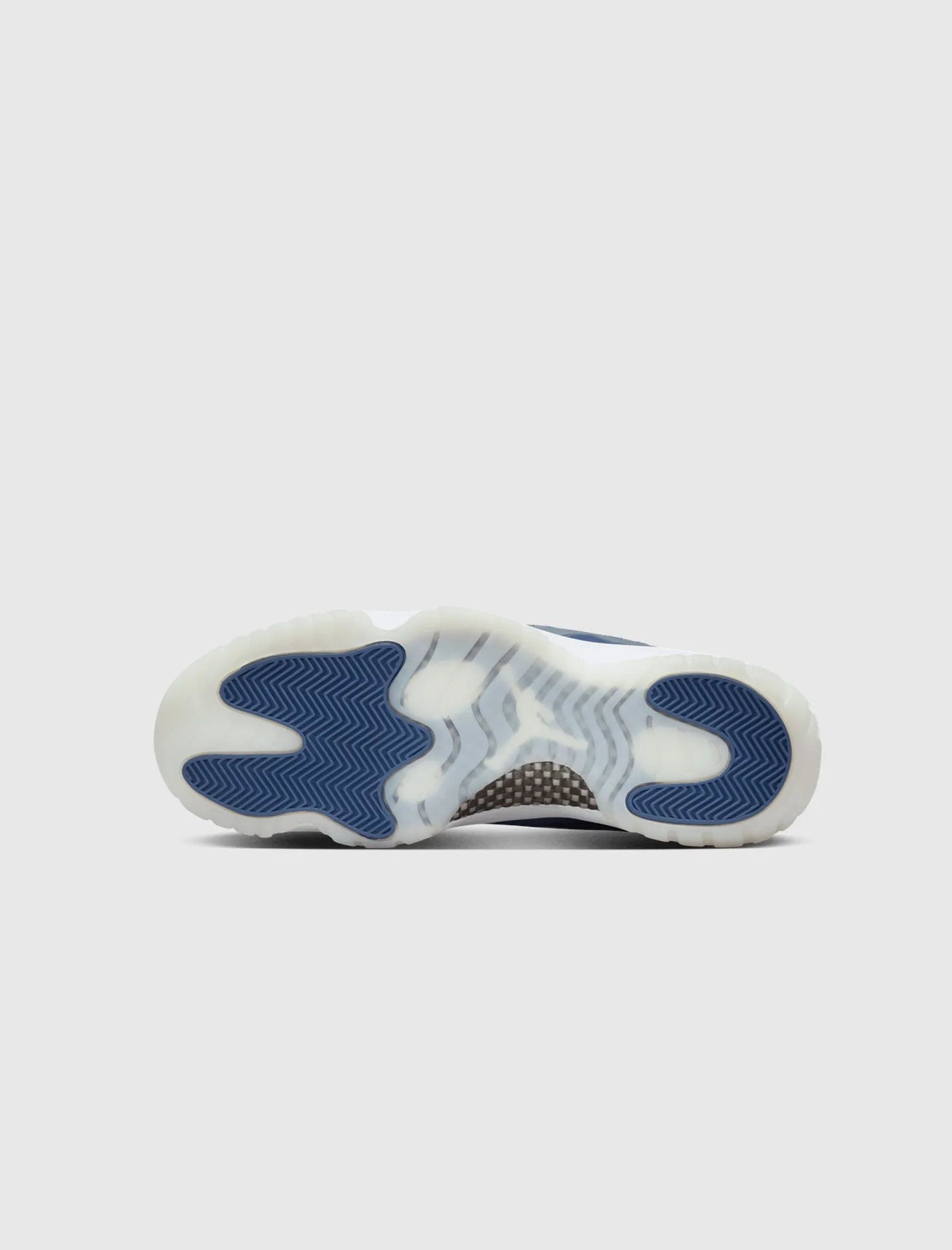 AIR JORDAN 11 RETRO LOW "DIFFUSED BLUE"