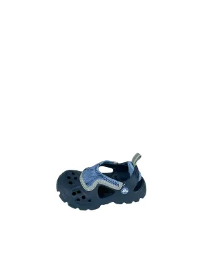 Crocs, Boy's Water Shoe Crocs, Navy/Light Blue, Size 6-7 (Approx. Age 2.5)