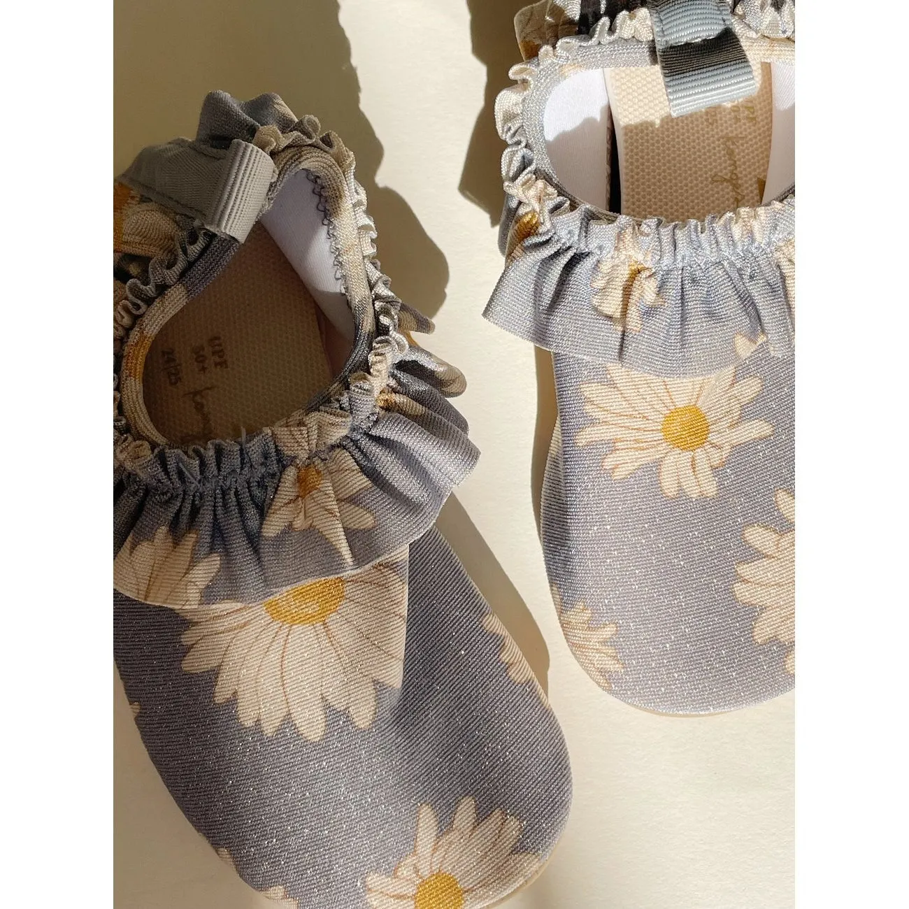 Konges Sløjd Jade Frill Swim Shoes Daisy Blue